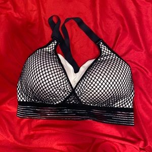 Victoria’s secret Sports Bra 38D